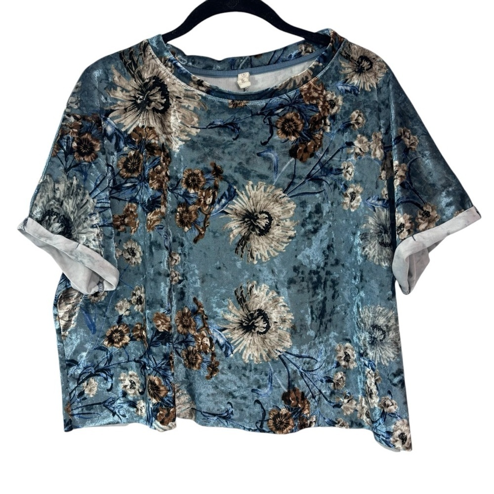WISHLIST Women’s Crushed‎ Velvet Peach Blue Floral Cuffed Short Sleeve Size S